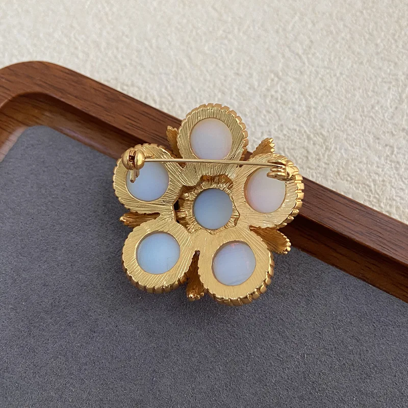 women stone flower brooch, women's suit coat accessory pins jewelry