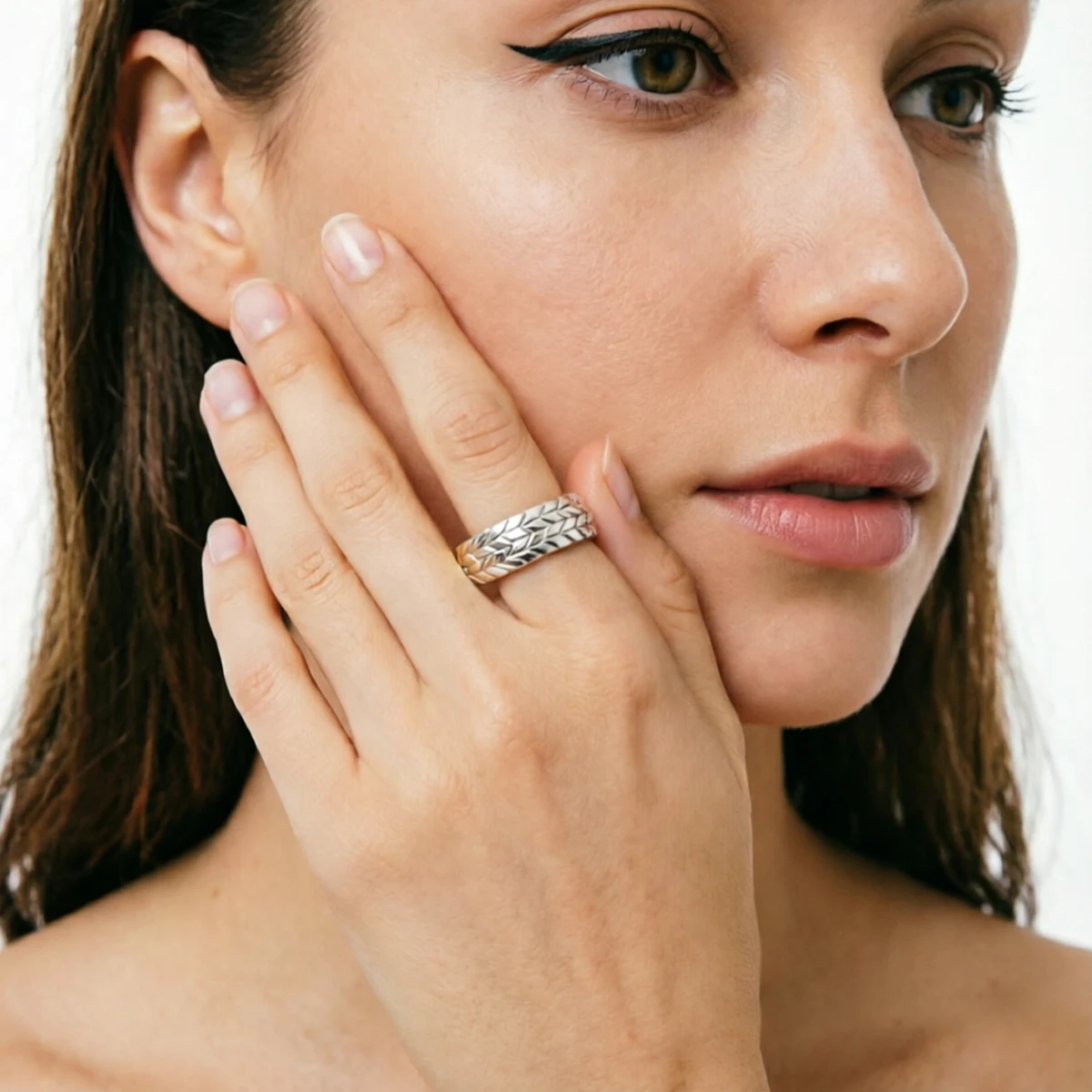Trendy Stainless Steel Tire Pattern Ring 18K Gold Plated Silver US7 US8 Unisex Punk Style Jewelry Waterproof Scratch Resistant