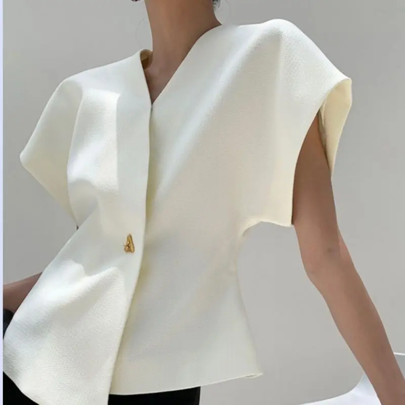 French temperament asymmetric suit with strapless vest for women in early autumn design sense a button waist slim fashion top.