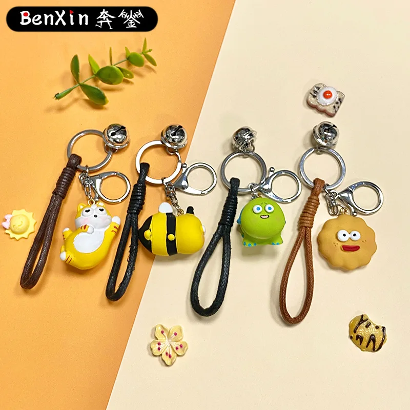 miniso  Figurines, keychains, bags, pendants, cute couple car key chains, pendants and gifts