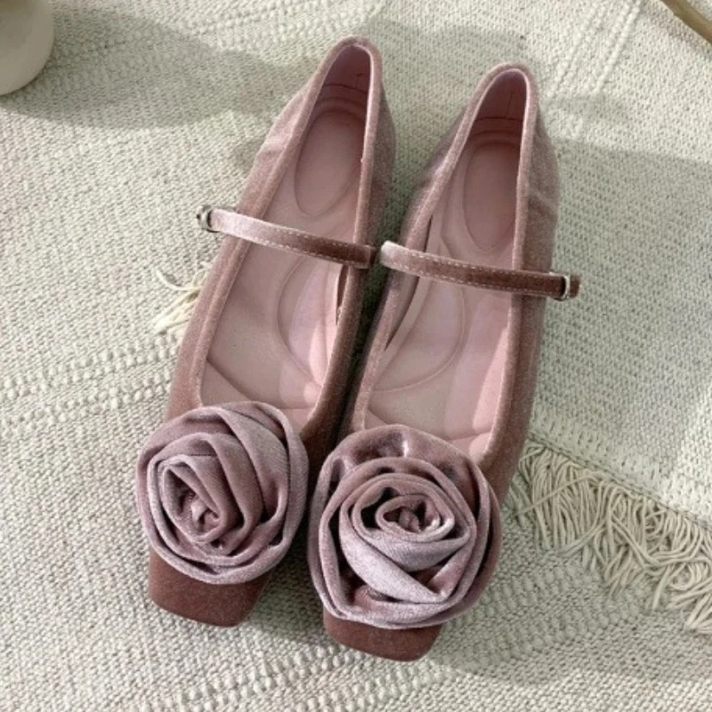 

Высококачественные бархатные туфли Мэри Джейн для женщин, элегантные цветочные украшения, повседневная дизайнерская женская обувь в стиле ретро с квадратным носком