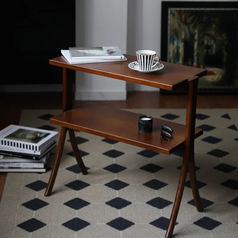 

Боковая несколько средневековых двухслойных полок, художественная маленькая книжная полка, седло, кожаный входной уголок, несколько простых хранений