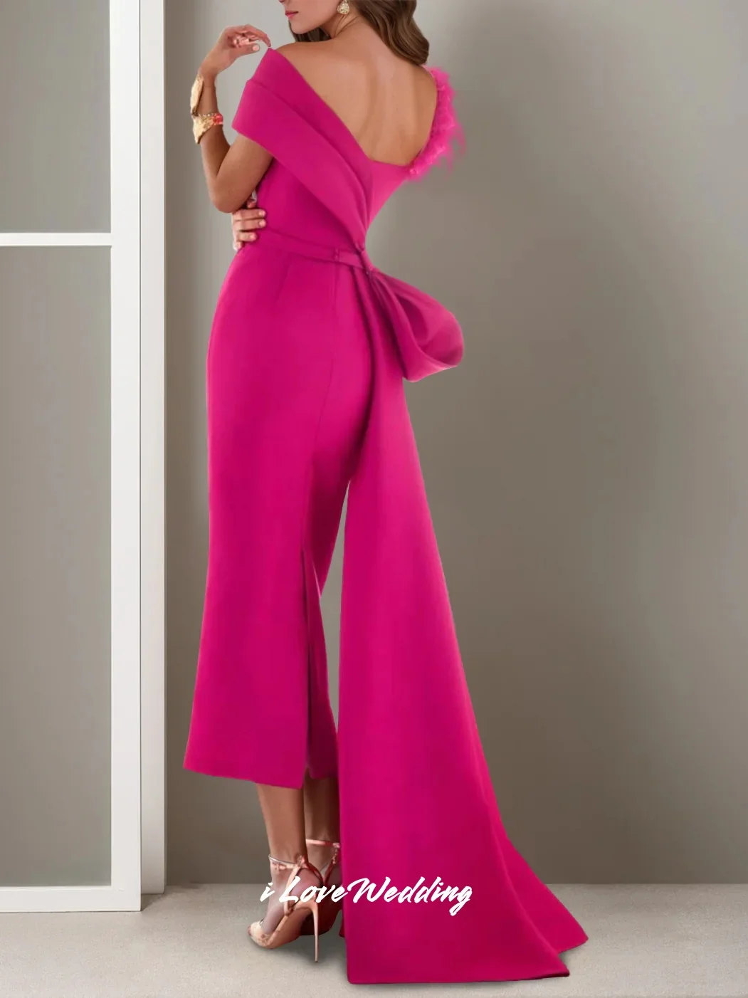 فساتين سهرة فوشيا بكتف واحد 2025 من الساتان فيونكة ريشة حورية البحر طول الشاي سويب تراين مطوي فستان حفلات الزفاف مخصص