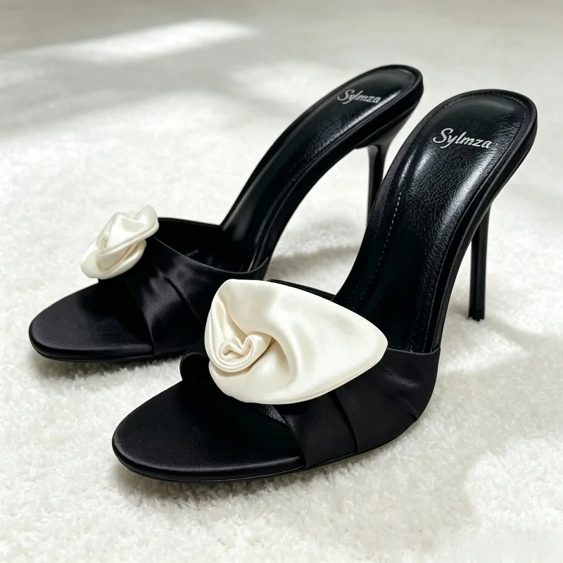 

Novelty White Flower Decoration Elegant Heeled Sandals for Women Sexy Peep Top Satin High Heels Luxury Party Dress Designer Shoe
