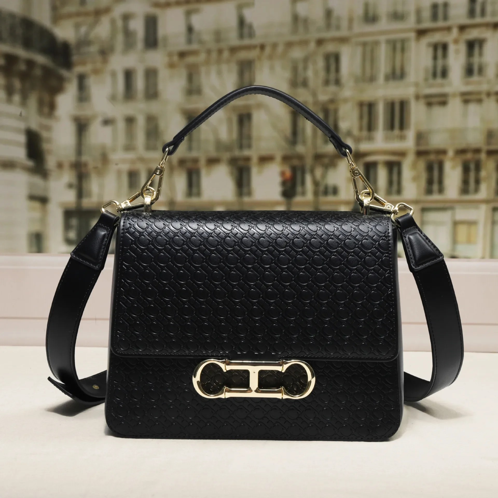 

2025 Luxury High-End Tote Bag Minimalist Leather For Women Solid Color Casual Large Capacity Unique Design