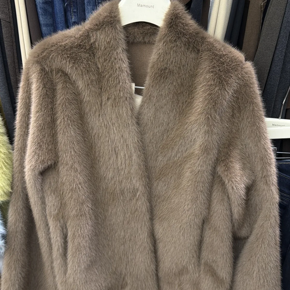 معطف BJTZ من الفرو الصناعي للنساء مصمم دافئ وبسيط وأنيق مميز مريح عالي الجودة فاخر لخريف وشتاء 2025 #2