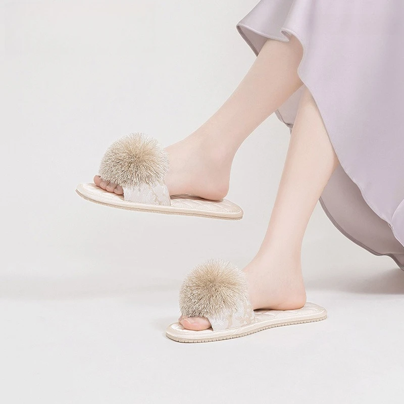 

New Chinese Style Women's Slippers Spring New Indoor Home Soft-Soled Chinese Style Embroidered Slippers Cute Big Pom-Poms