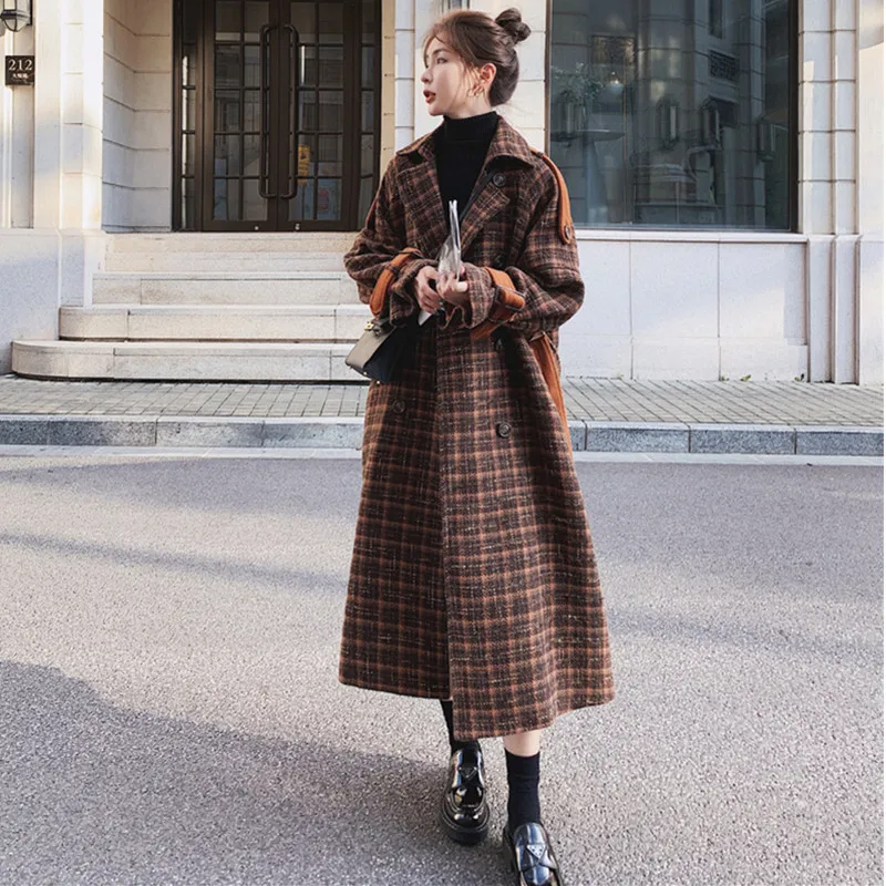 Retro Plaid Woolen Coat For women 2024 Winter New Fashion Korean Thicken Temperament Overcoat With belt Female Long Wool Coats