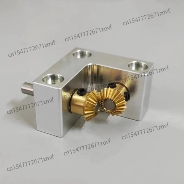 

Преобразователь на 90 градусов, передаточное число 1:1, малогабаритный конический редуктор, прямоугольный коммутатор, диаметр выходного вала 4 мм