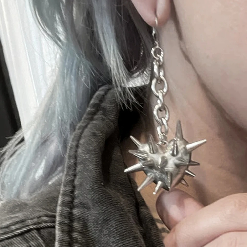 Gothic Spiky Heart Tassel Dangle Earrings for Women Y2K  Punk Thorns Spiked Heart Drop Earrings Grunge Fashion Emo Jewelry
