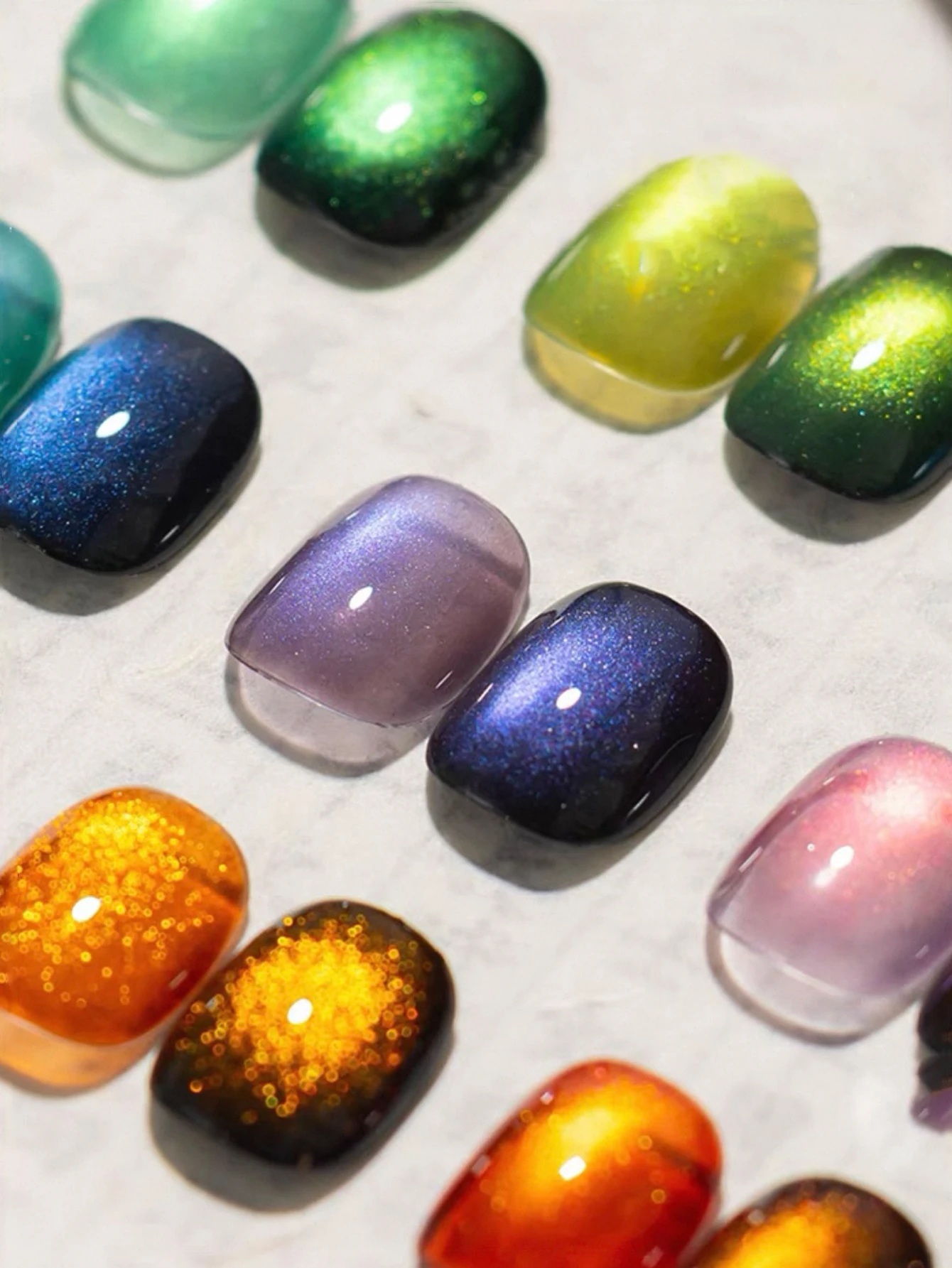 1/9 STKS 2025 Nieuwe Nagellak met Sprankelende Blauw-Groen-Paars-Gouden Glazen Kralen Cat Eye Crystal Gel, Duurt voor 28 Dagen