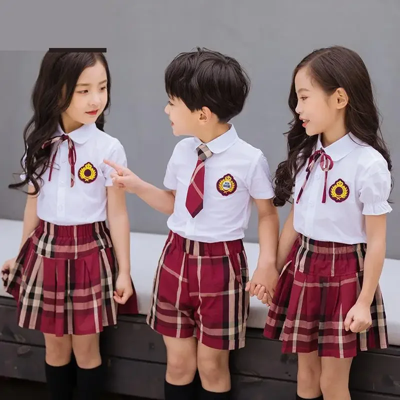 Uniforme scolastica coreana per bambini per la scuola materna primaria Ragazzi Ragazze Camicia a maniche corte Gonna scozzese rossa Vestire set Costumi da coro