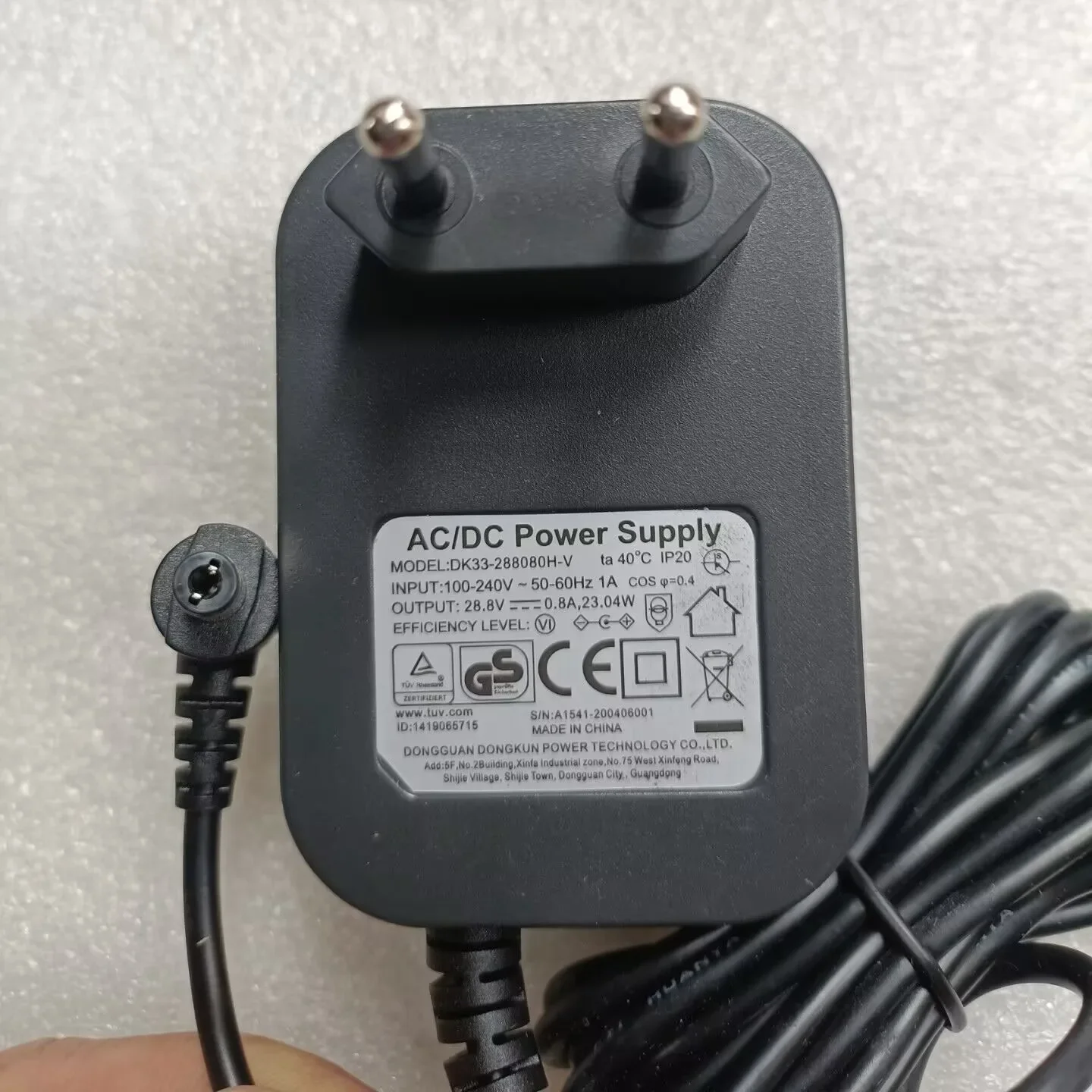 

Suitable for Shark vacuum cleaner 28.8V0.8A DK33-288080H-V power adapter European standard plug specification 5.5*2.1MM
