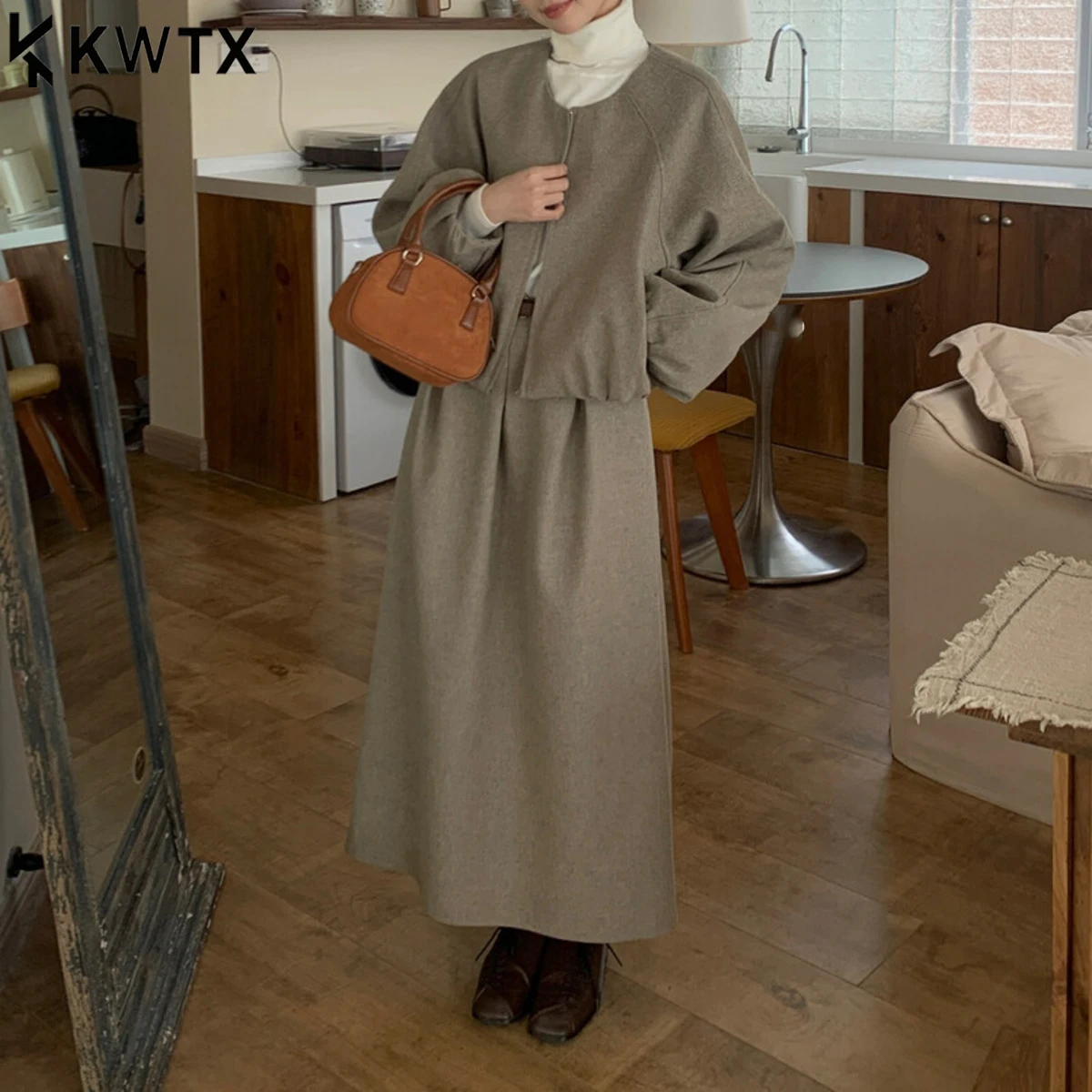 

KWTX Новый женский комплект из 2 предметов, однотонная винтажная куртка с капюшоном на молнии, плиссированная юбка с поясом, элегантная шикарная осень-зима 2021, высокое качество