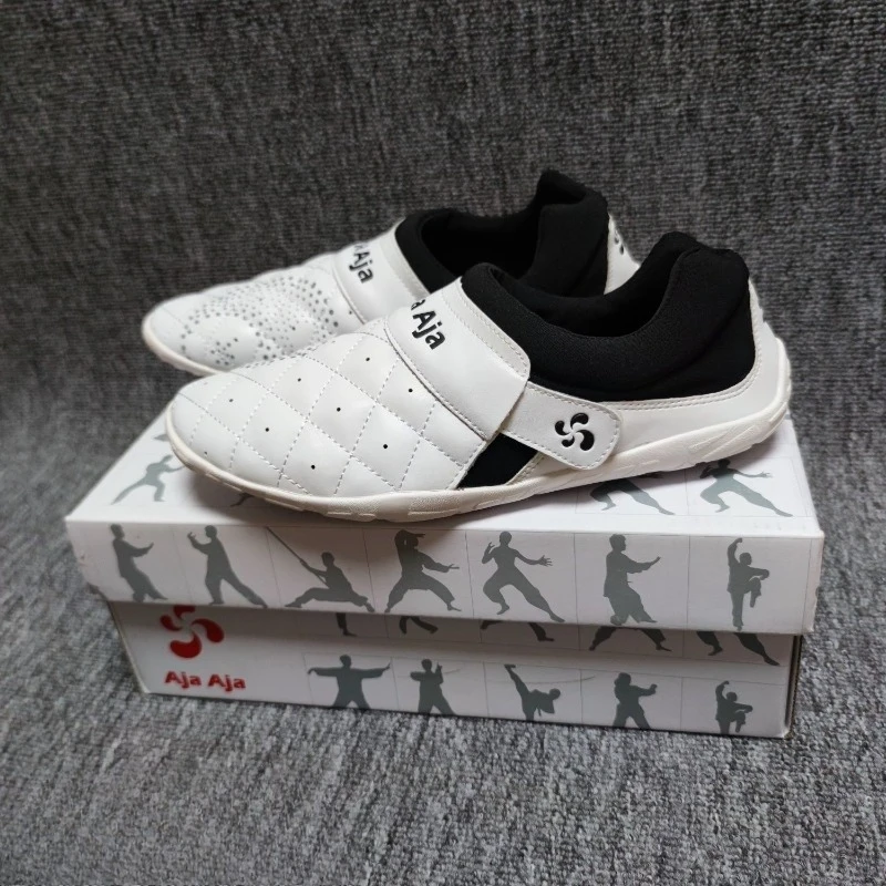 أفضل بيع الأزواج أحذية تدريب فنون الدفاع عن النفس لينة أسفل حذاء التايكوندو للجنسين أحذية رياضية خفيفة الوزن في الأماكن المغلقة