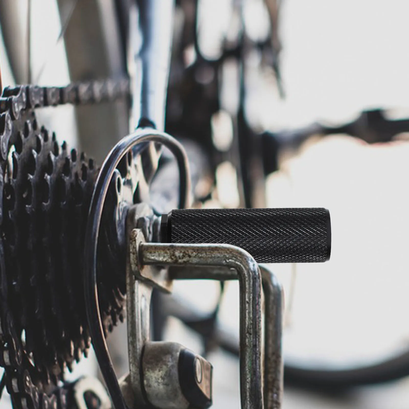 

1 set 1 Set Of Rear Foot Pedals Aluminum Alloy Bike Pegs Non-Slip Cylinder Design For Bicycle Passenger Carry Sturdy Cycling Peg