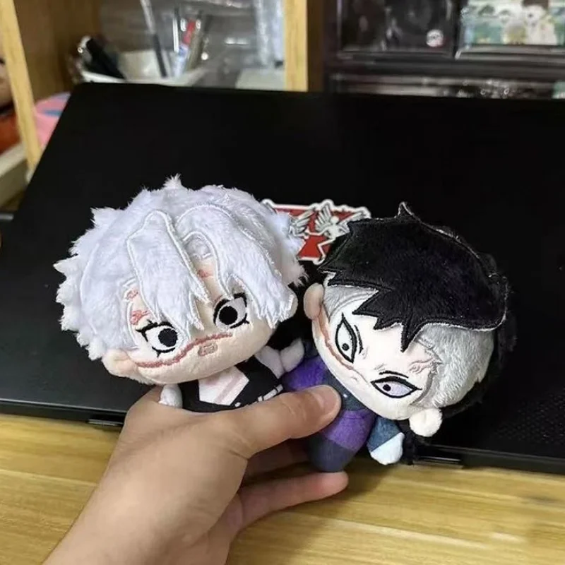 

В наличии: Мягкие игрушки-подвески для рюкзака в виде персонажей аниме «Истребитель демонов» — Шиназугаева Санаэми и Шиназугаева Геня, 10 см. Идеально для подарков.