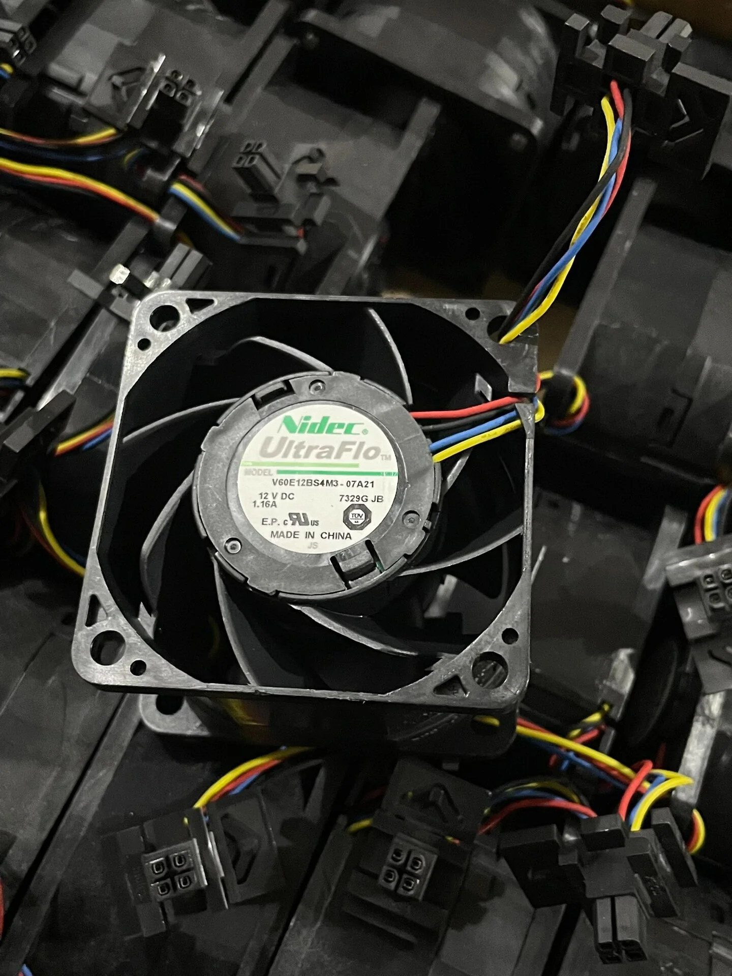 

Original V60E12BS4M3-07A21 6038 12V 1.16A four wire cooling fan