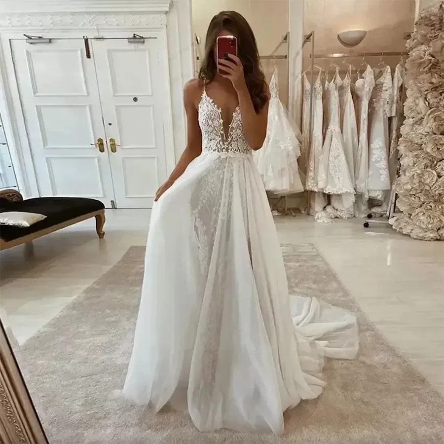 

Boho Deep V Neck Wedding Dress Spaghetti Strap Appliques Lace Bohemian Wedding Gowns Lace Bridal Dresses robe de mariage