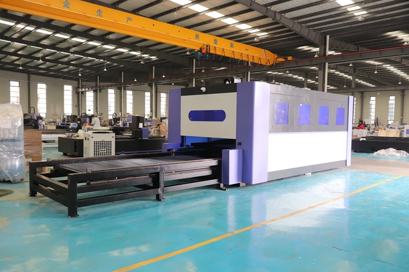 30000W 20000W 12000W Plate Metal Fiber Laser Cutter With Double Table And Cover AKJ1530FBC