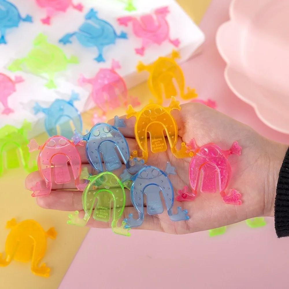 กบกระโดดพลาสติกตลก โปร่งใส/สีทึบ ของเล่นเด้งดึ๋งสีสุ่ม