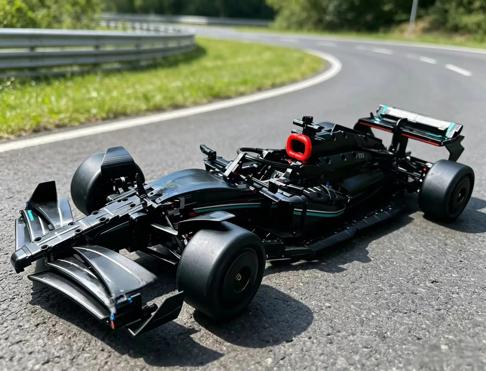 

НОВИНКА 2026: Технический конструктор гоночного автомобиля 1:8, 1642 детали, серия Mechanical Group, модель 42141, коллекционная декоративная игрушка, подарок