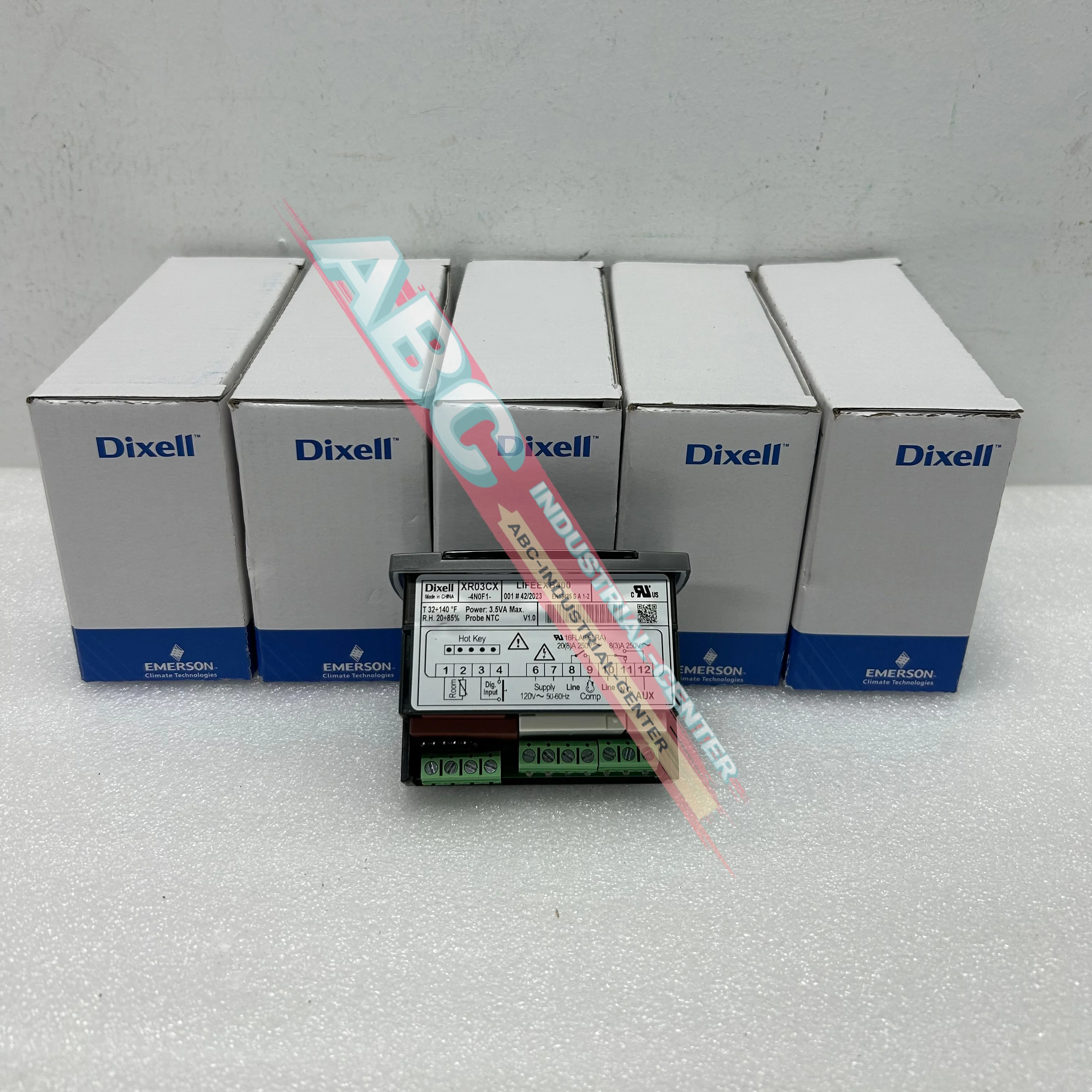 XR03CX-4N0F1 temperature controller  brand new