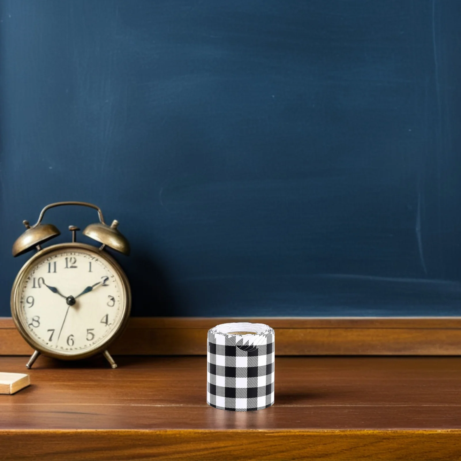 

2 Rolls Checkered Bulletin Board Borders Black and White Scalloped Border Trim Classroom School Office Decoration Stickers