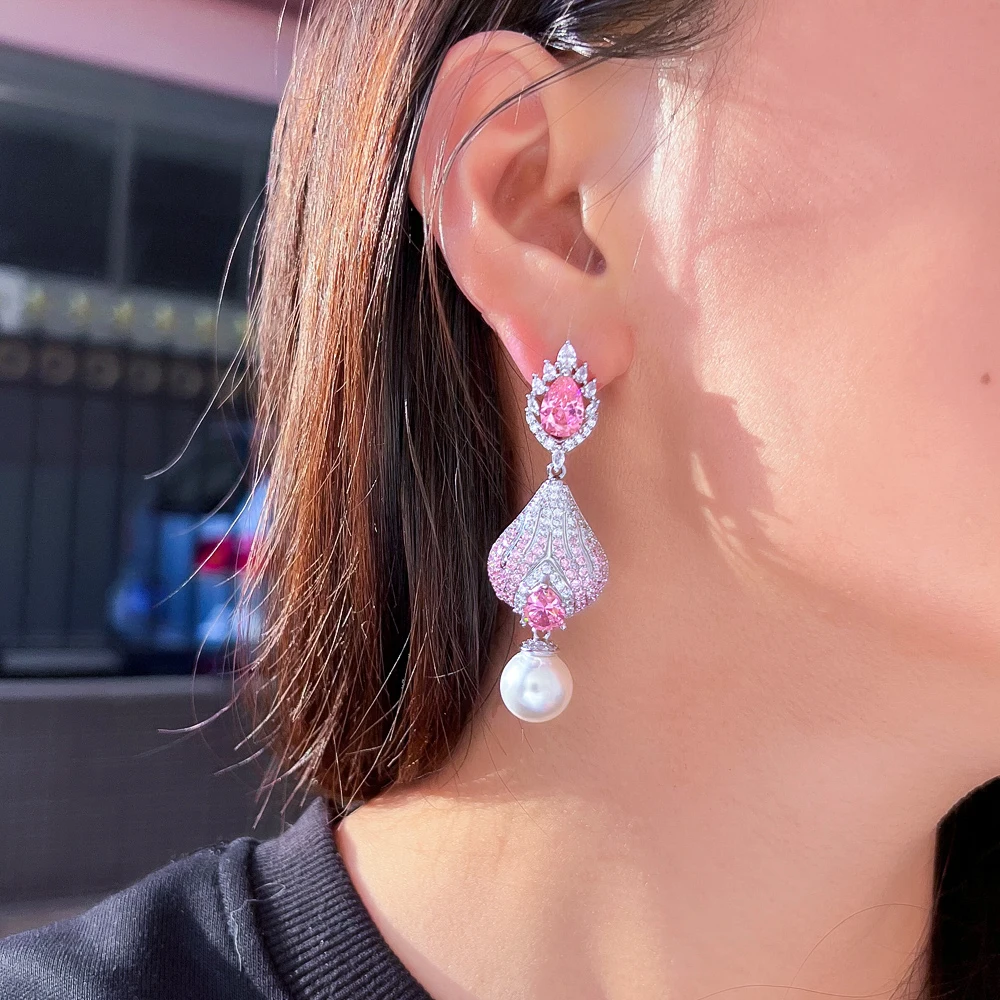 CWWZircons Luxury Chunky Pink Cubic Zirconia Pave Long Dangle Drop Pearl Huggie Earrings for Women Festival Party Jewelry CZ976