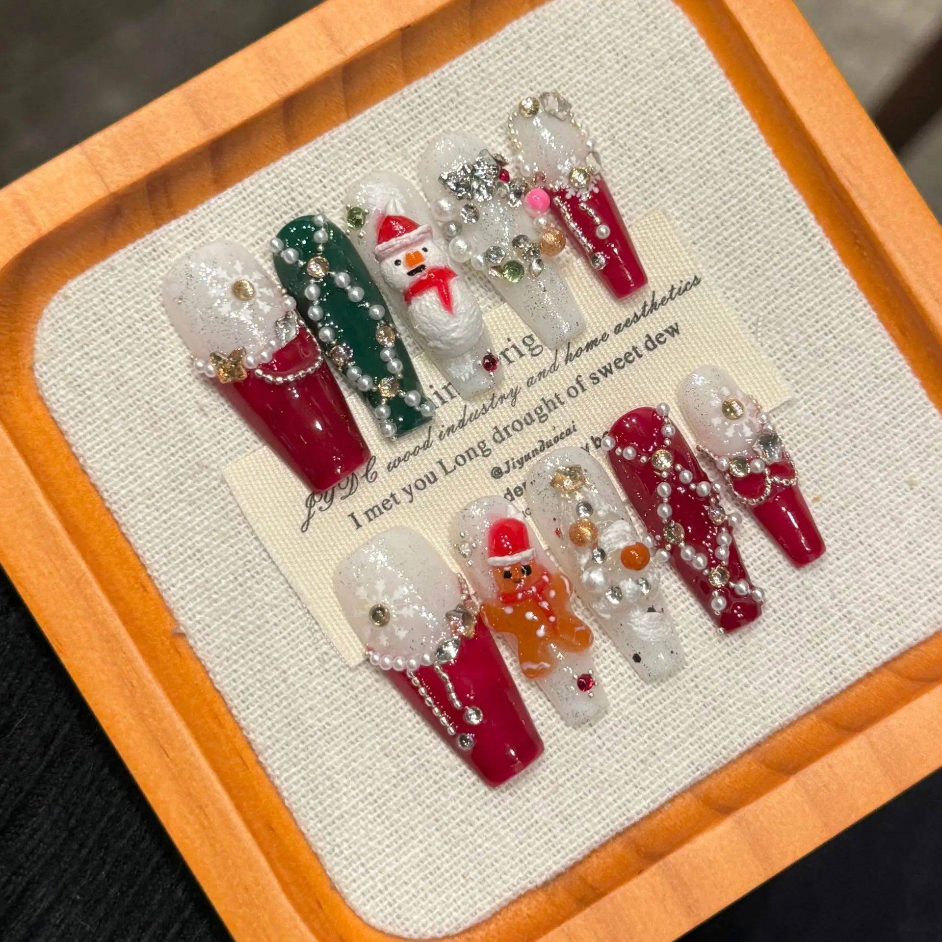 10 pçs artesanal imprensa em unhas vermelho estilo francês boneco de neve homem pão de gengibre pérola corrente diamante decoração natal unhas falsas para festa