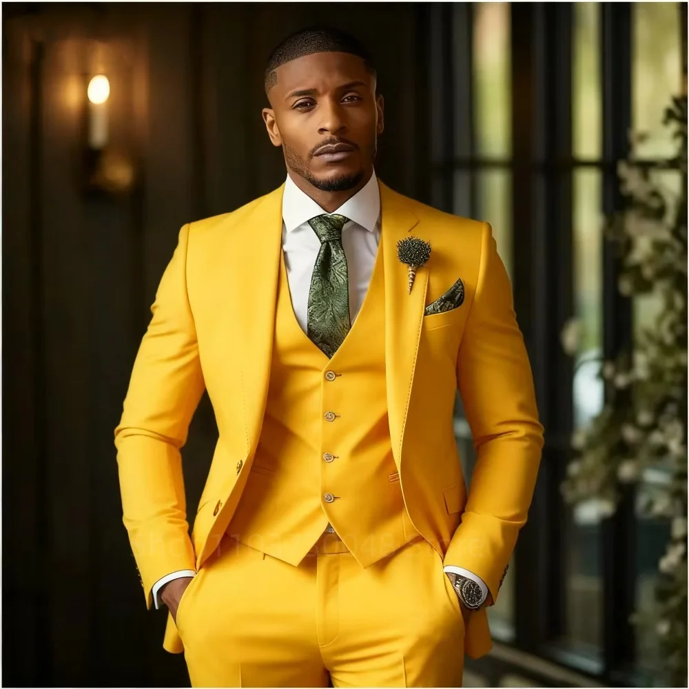 

Classic Slim Fit Wedding Tuxedos 3 Piece Set for Groomsmen And Male Bridegroom Formal Business Suit with Jacket Vest Pants