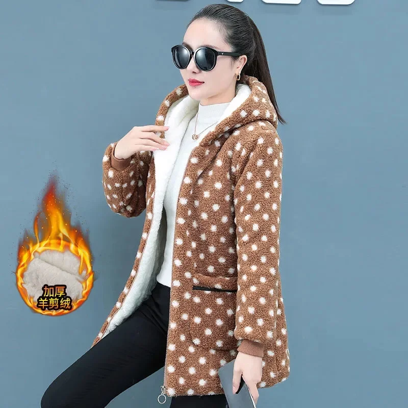 

2023 Winter Jacket Middle-Aged Women Parker Thicke Hooded Polka Dot Fur Lambswool Grain Fleece Coat Female Warm Cotton Outerwear