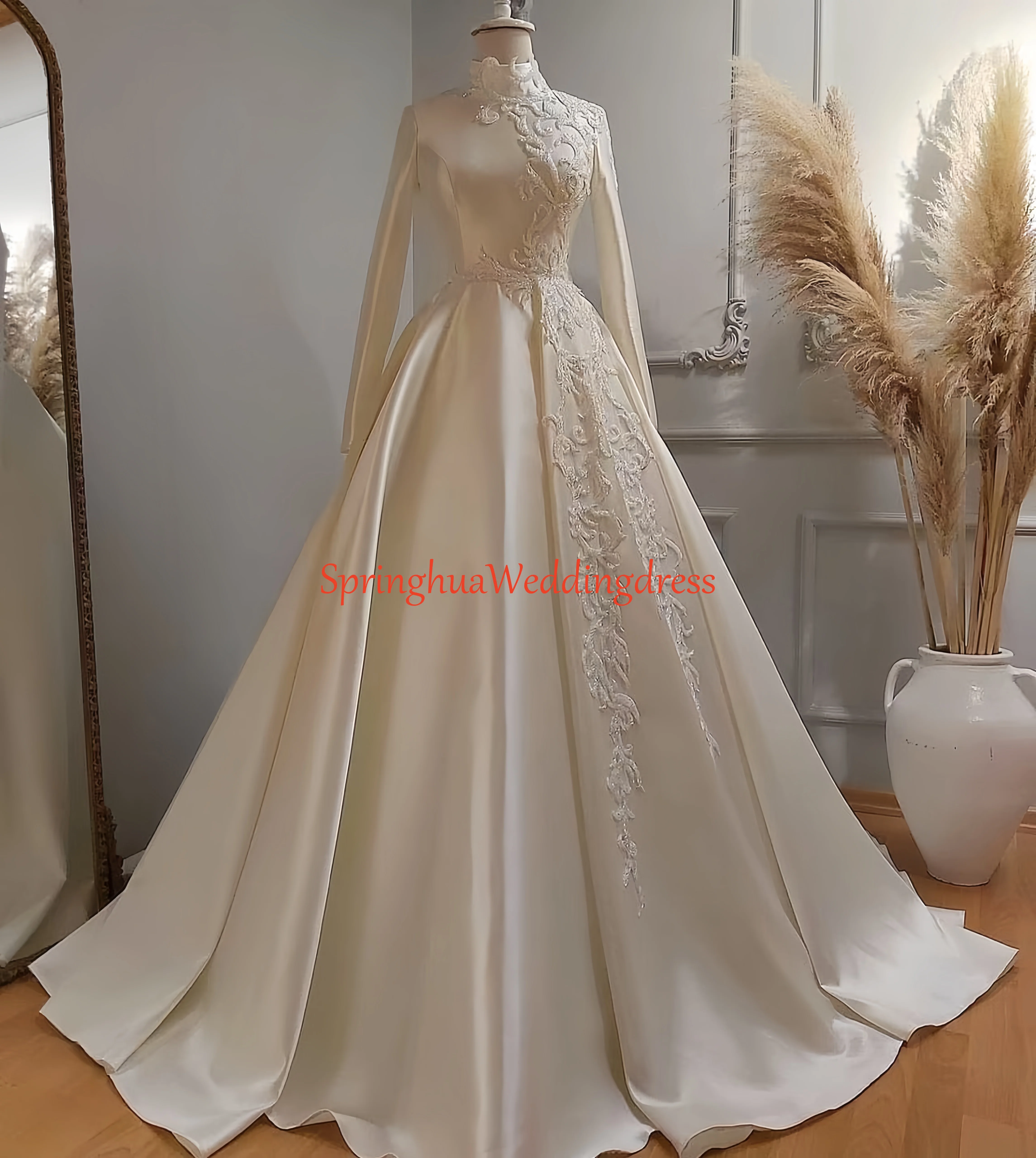 

Custom-made elegant wedding dresses, high-neck applique A wedding dress, long-sleeved front hall, brand-new satin dress party