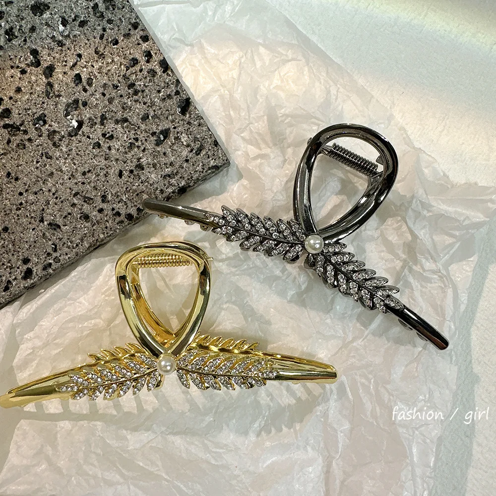 

Geometric Wheat Hair Claw Clip Pearl Rhinestone Shark Clip for Women Back Head Simple Chic Daily Elegant