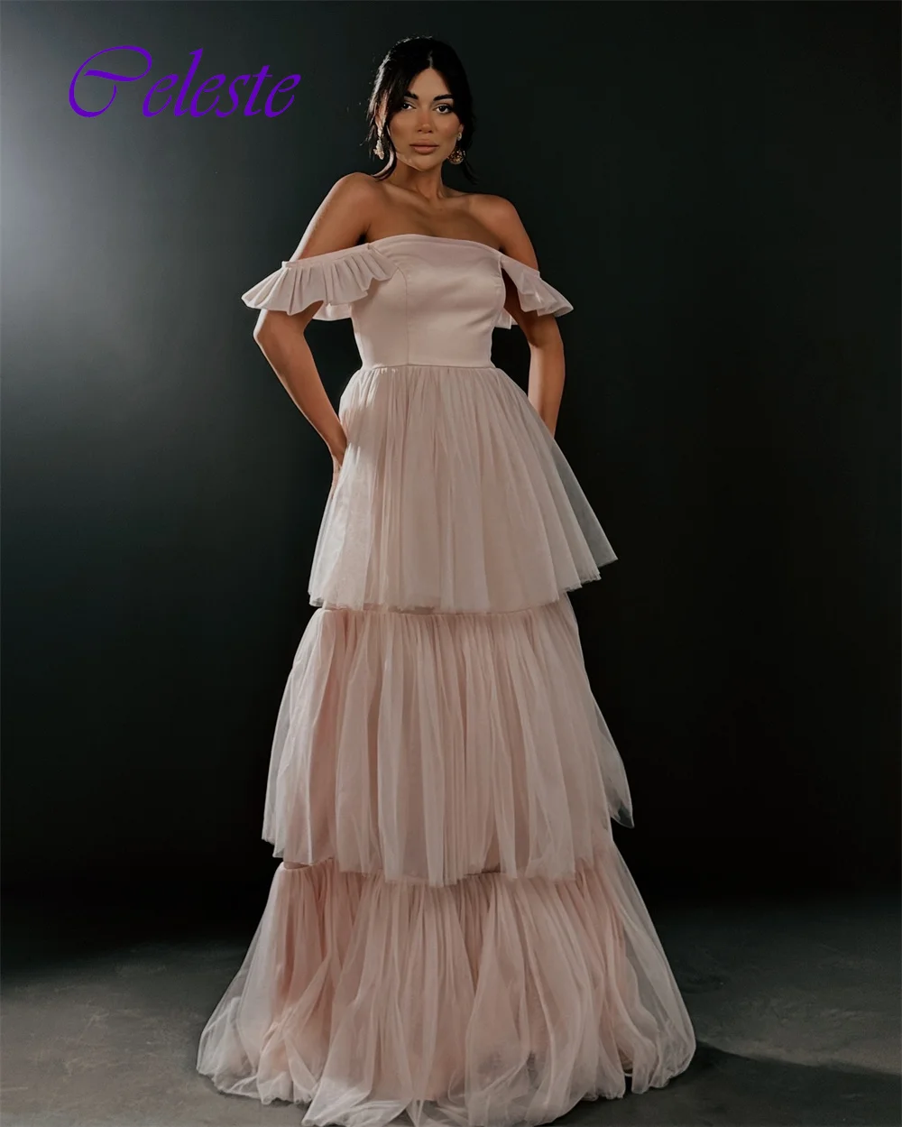 Vestido de noche de una línea de organza sin tirantes moderno personalizado Vestidos de fiesta con gradas elegantes Vestidos para ocasiones especiales con espalda abierta de lujo