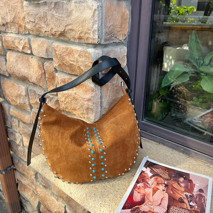 

Fashion Studded Shoulder Bag Half Moon Faux Suede Cloud Bag Punk Rivet Crossbody Bags for Women Handbags Designer Shopper Tote