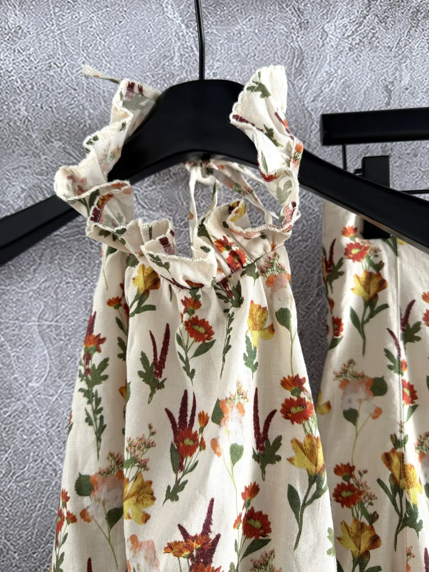 Damski nowy kołnierzyk z falbankami, bez rękawów, kwiatowy nadruk, lniany top na ramiączkach + koronkowa spódniczka mini z trąbką