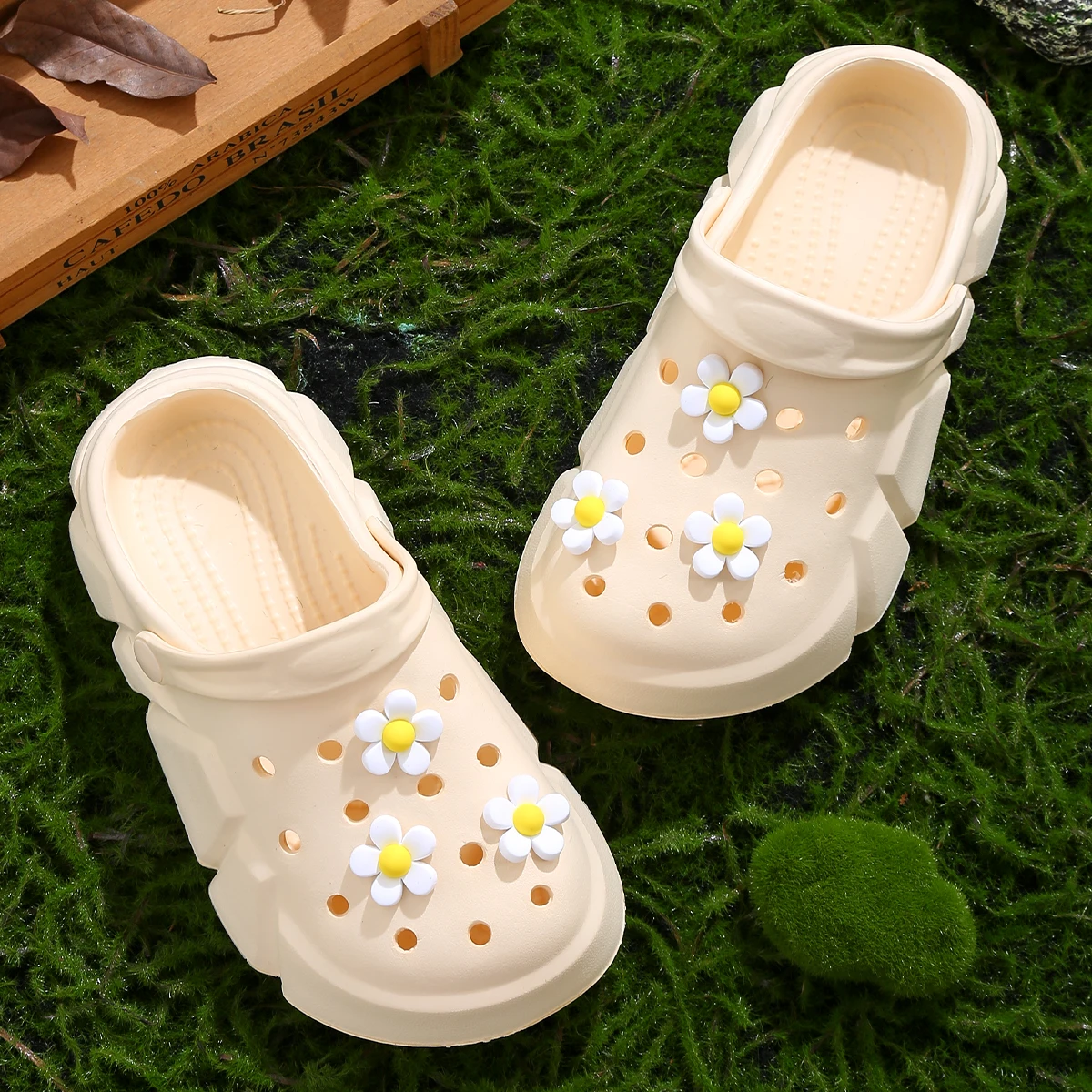 Girls Non-slip Clogs, Breathable Lightweight Cute Flower Clogs for Indoor and Outdoor Shower, Beach and Pool 3057