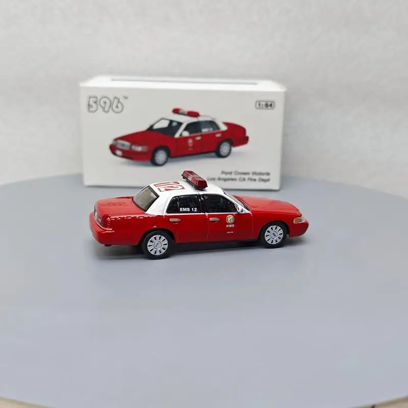 596 1:64 Diecast Alloy Emergency Vehicle Models Chevrolet Tahoe LAFD Ford Crown Victoria NYFD Suburban Los Angeles Fire SUV Toys