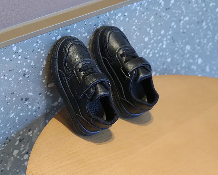 2026 Herbst Kinder-Sneaker Jungen Freizeitschuhe Leder Flache Schüler-Gehschuhe Rutschfeste Mädchen Leichte Sportschuhe – Detail 9