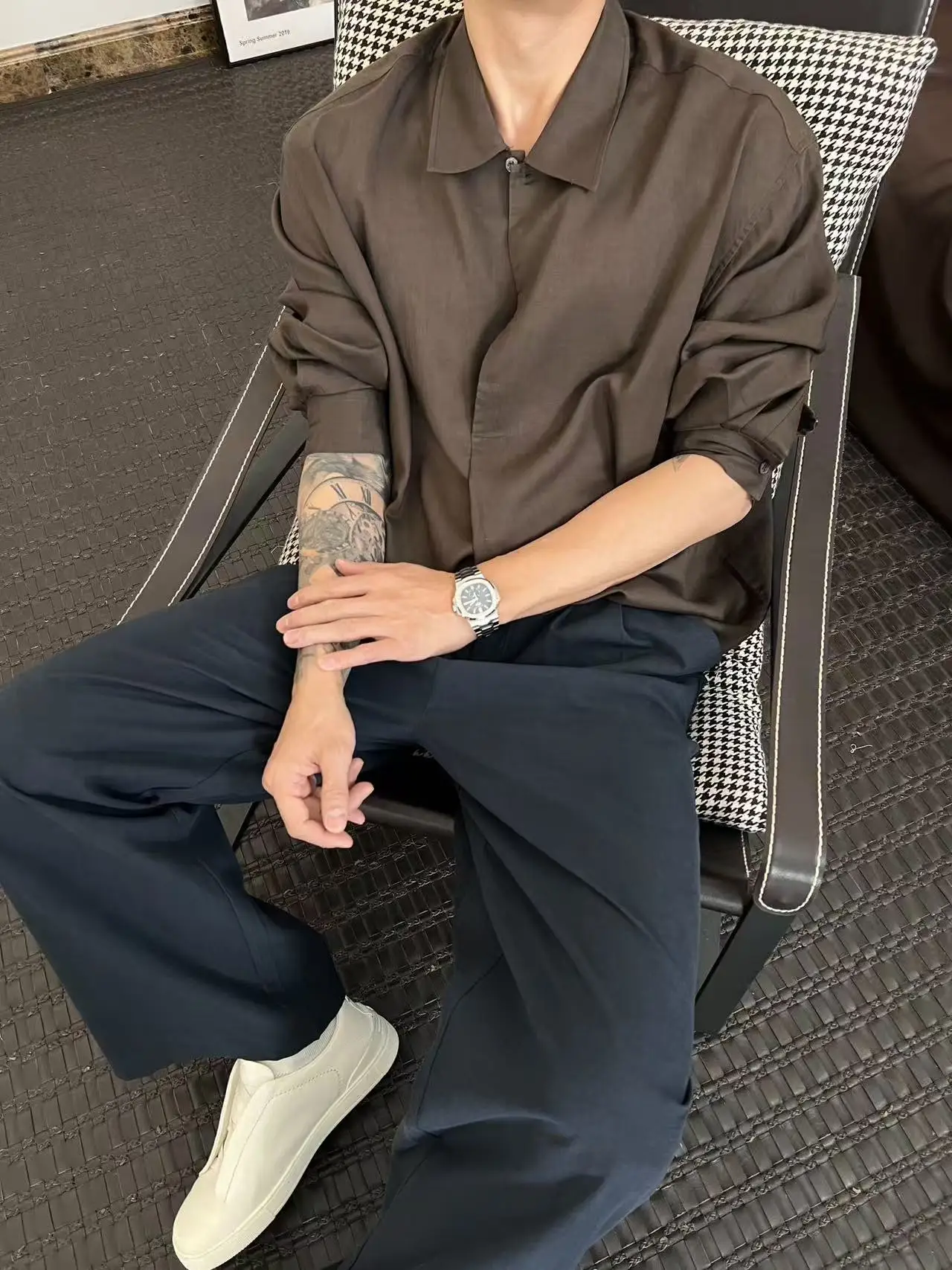 

Новая весенняя мужская льняная рубашка свободного кроя с длинным рукавом, повседневная, удобная, дышащая, темно-синяя, на пуговицах, с классическим воротником