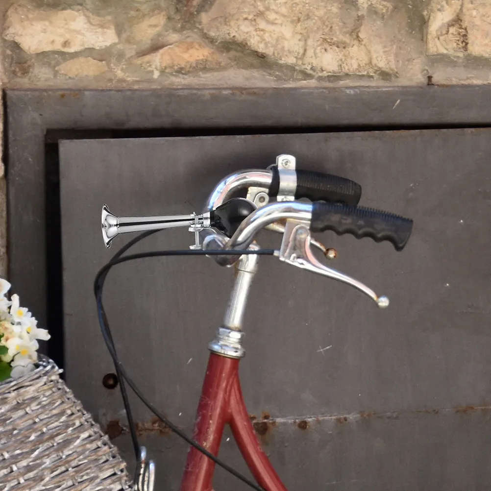 

2Pcs Professional Bike Bugle Horn Squeeze Rubber Ball Air Bell for Bicycles Motorcycles Golf Carts Versatile Handlebar Mount