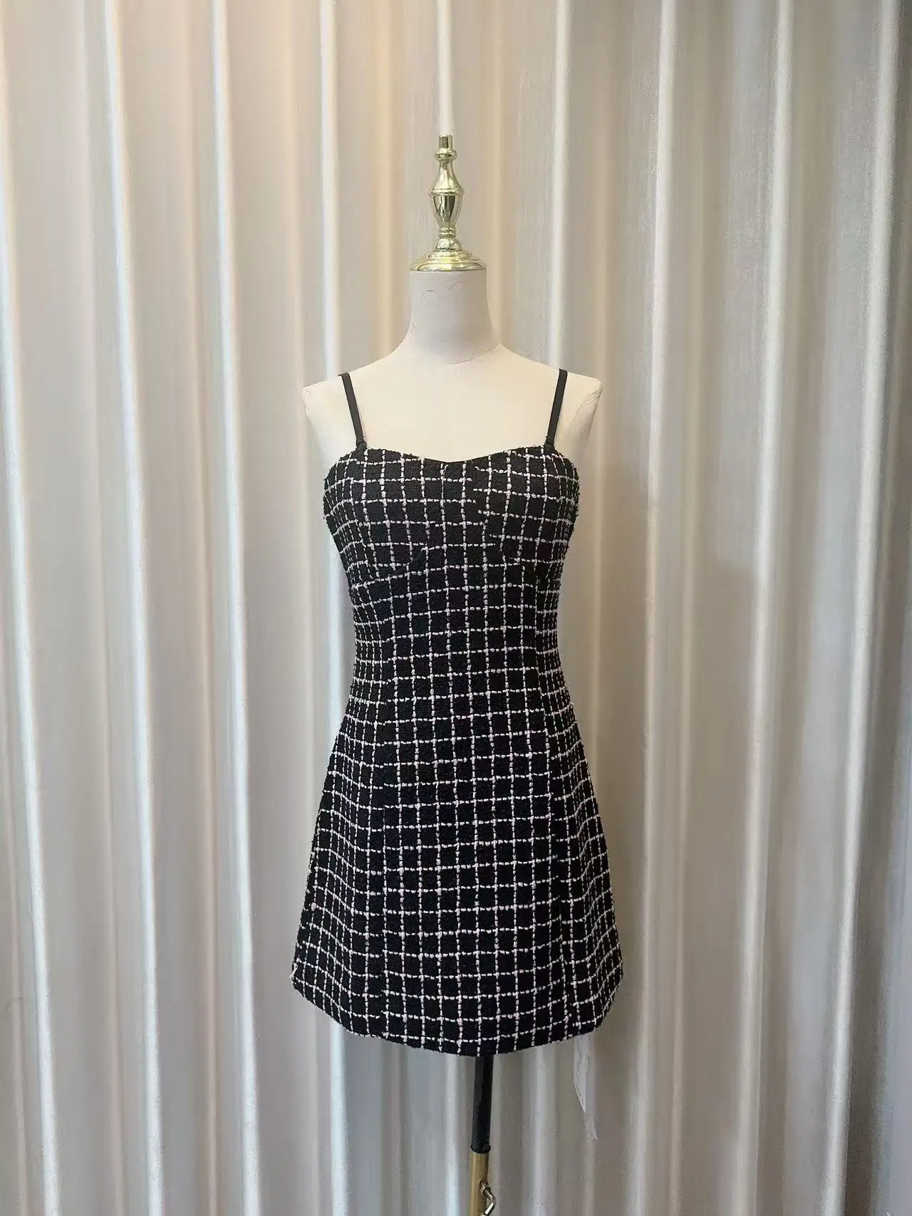 

Women's Vinatge French Style Strap Plaid Tweed Dress Lady Summer Elegant Black Sleeveless A Line Mini Dress