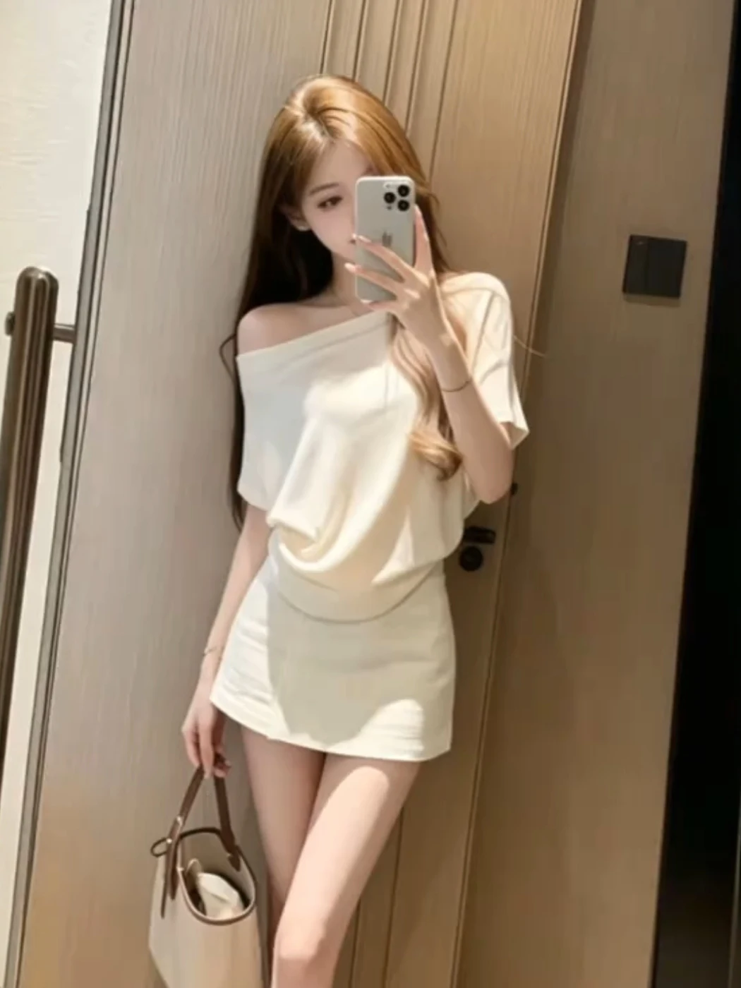 

Korean Style White Off-Shoulder Short-Sleeve T-Shirt Women's High Waist Slimming Skirt Two-Piece Set Summer Fashion Outfit