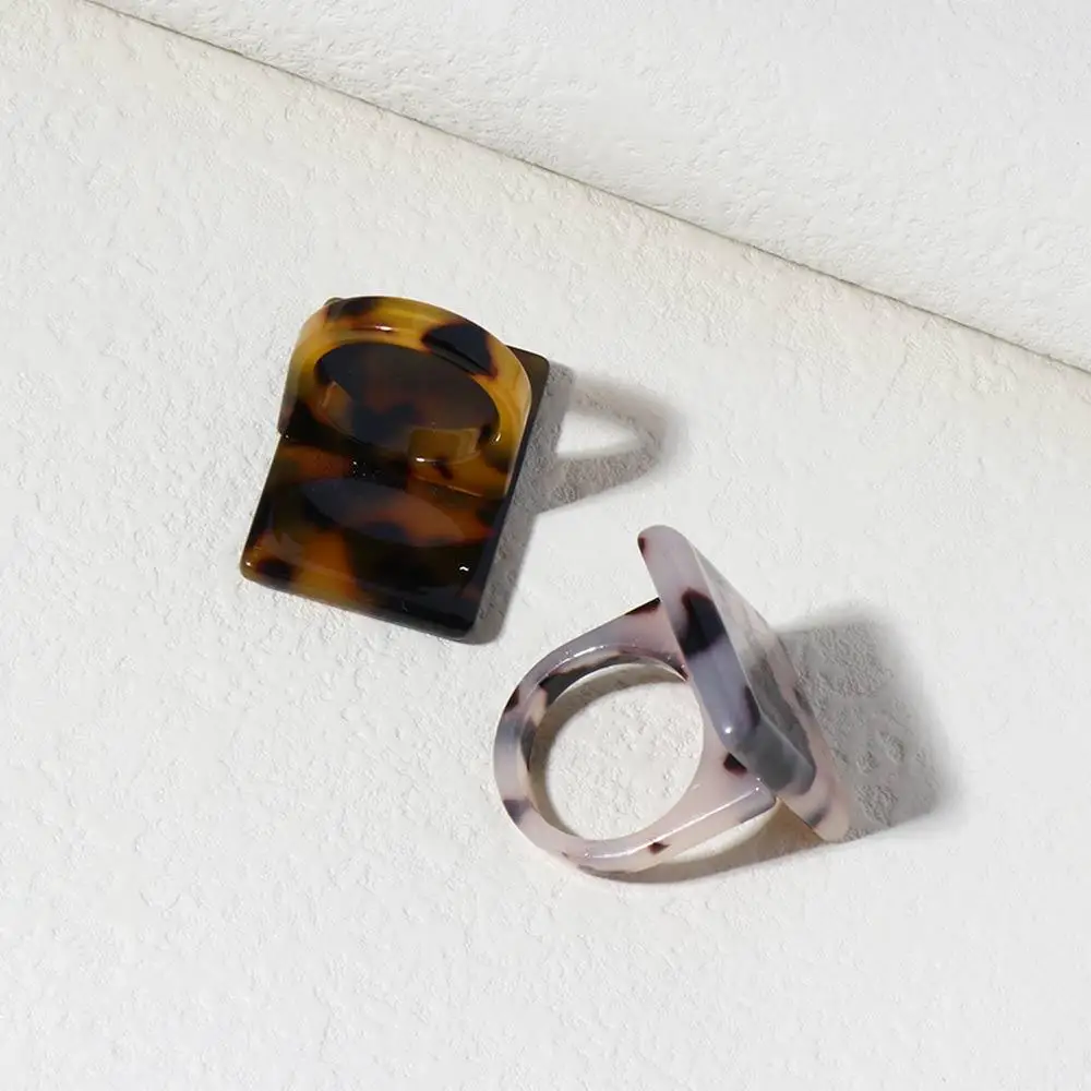 Prezent kobiety dziewczyny panie duże szylkretowe eleganckie geometryczne wzór lamparta biżuteria pierścionki na palec pierścienie żywiczne