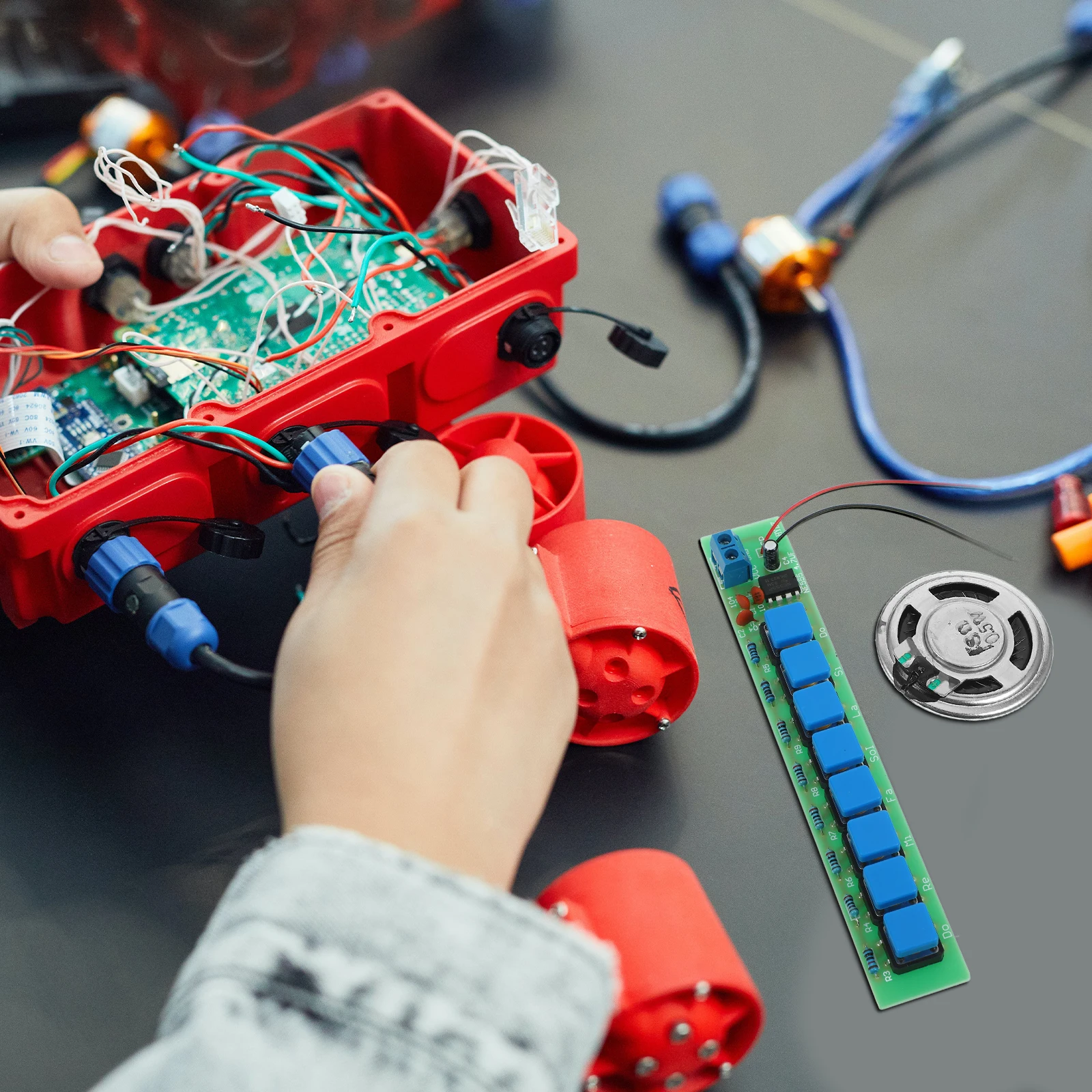 Рисунок 2 - Электронный орган DIY Паяльный