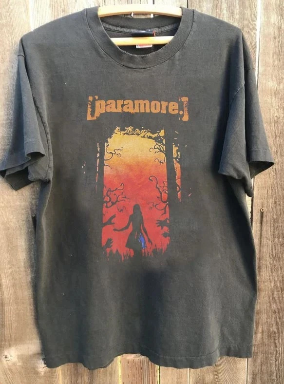 Camiseta Paramore con gráfico Brick By Boring Brick, camiseta unisex de color carbón, camisetas gráficas Harajuku