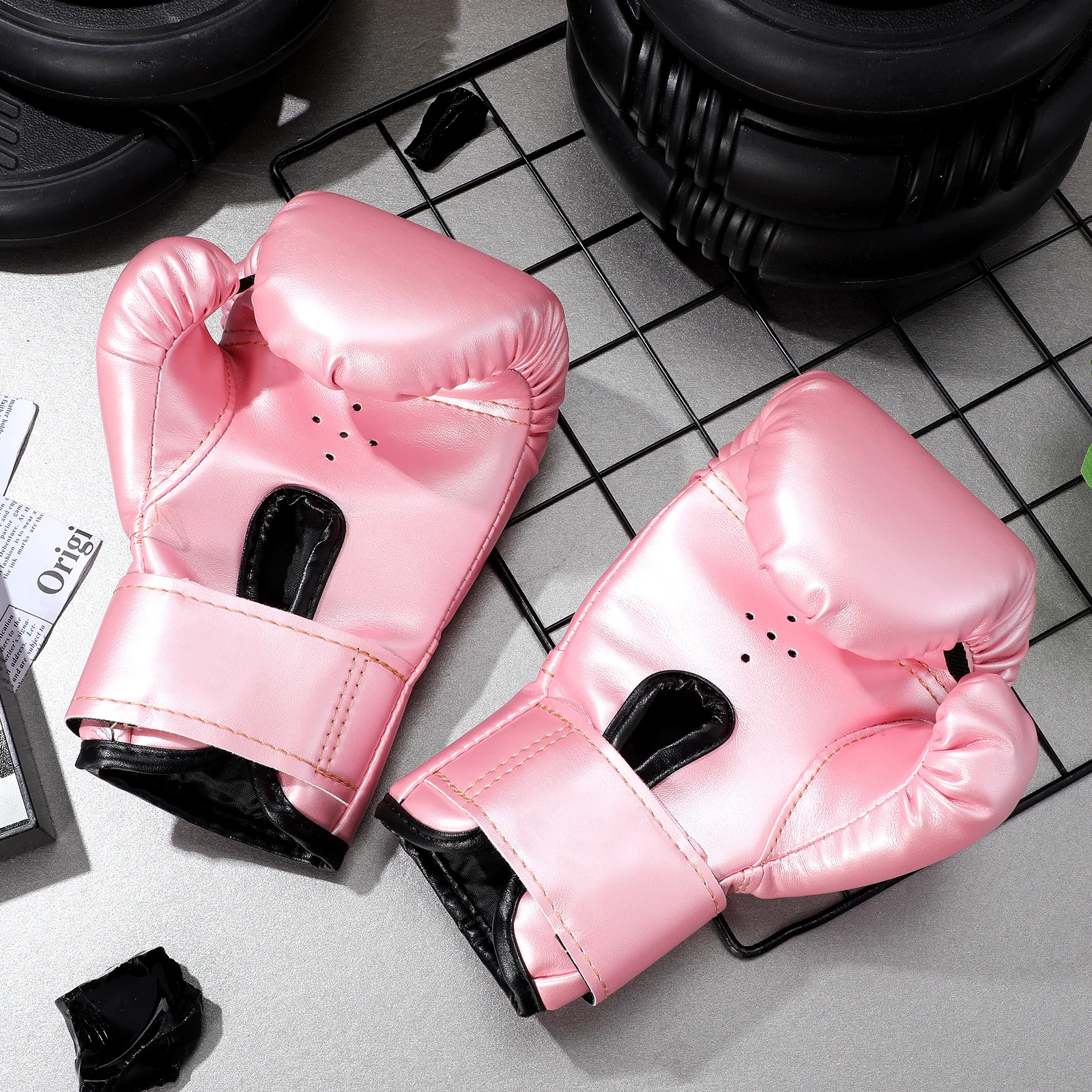 

1 Pair Boxing Gloves Sparring Glove For Training Pu Cover Breathable Mesh Lightweight Design Kickboxing Thai Glove