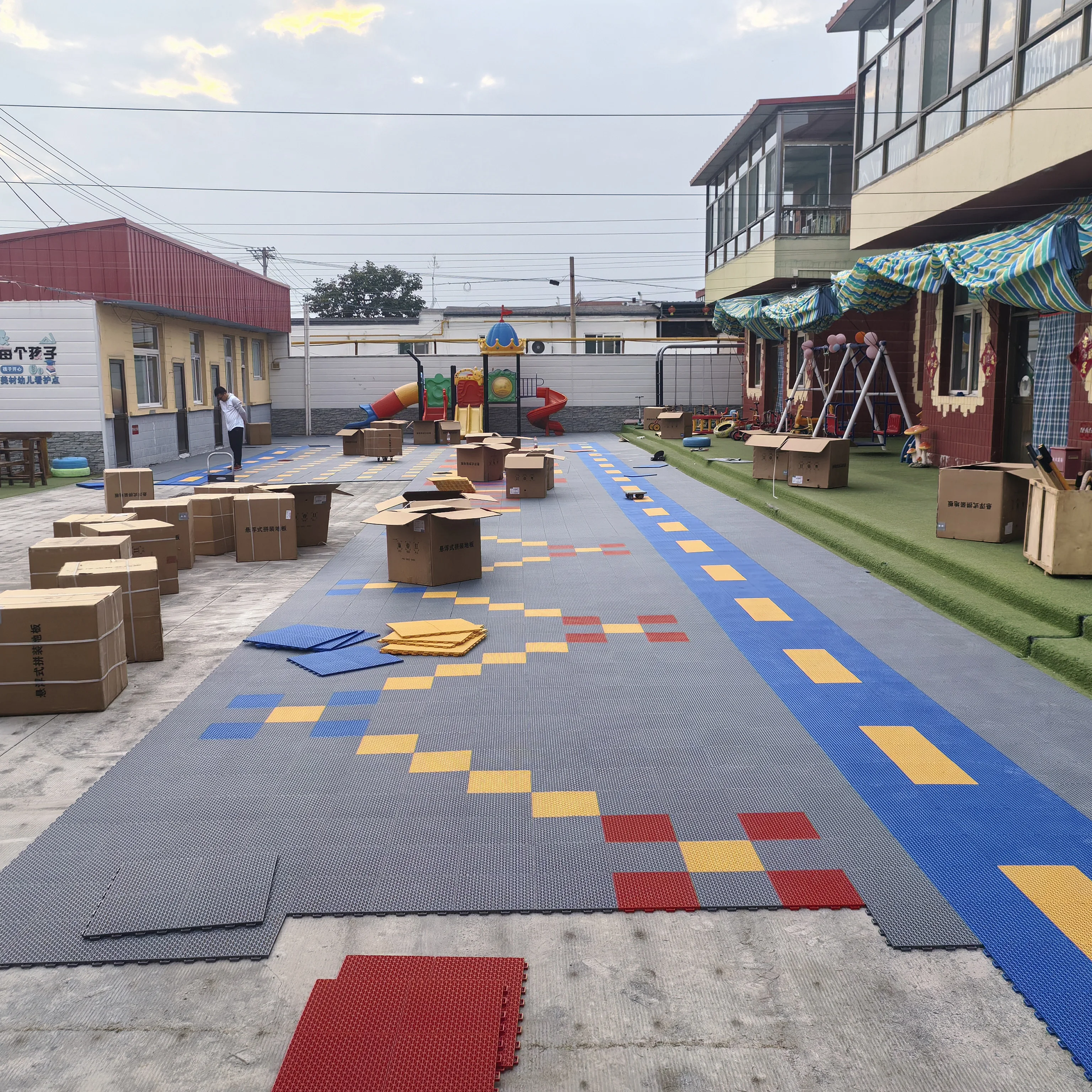 OEM Customized Indoor/Outdoor Antiskid Flat Interlocking Floor Tiles for Volleyball/Floorball Sport Court Wholesale Price Click