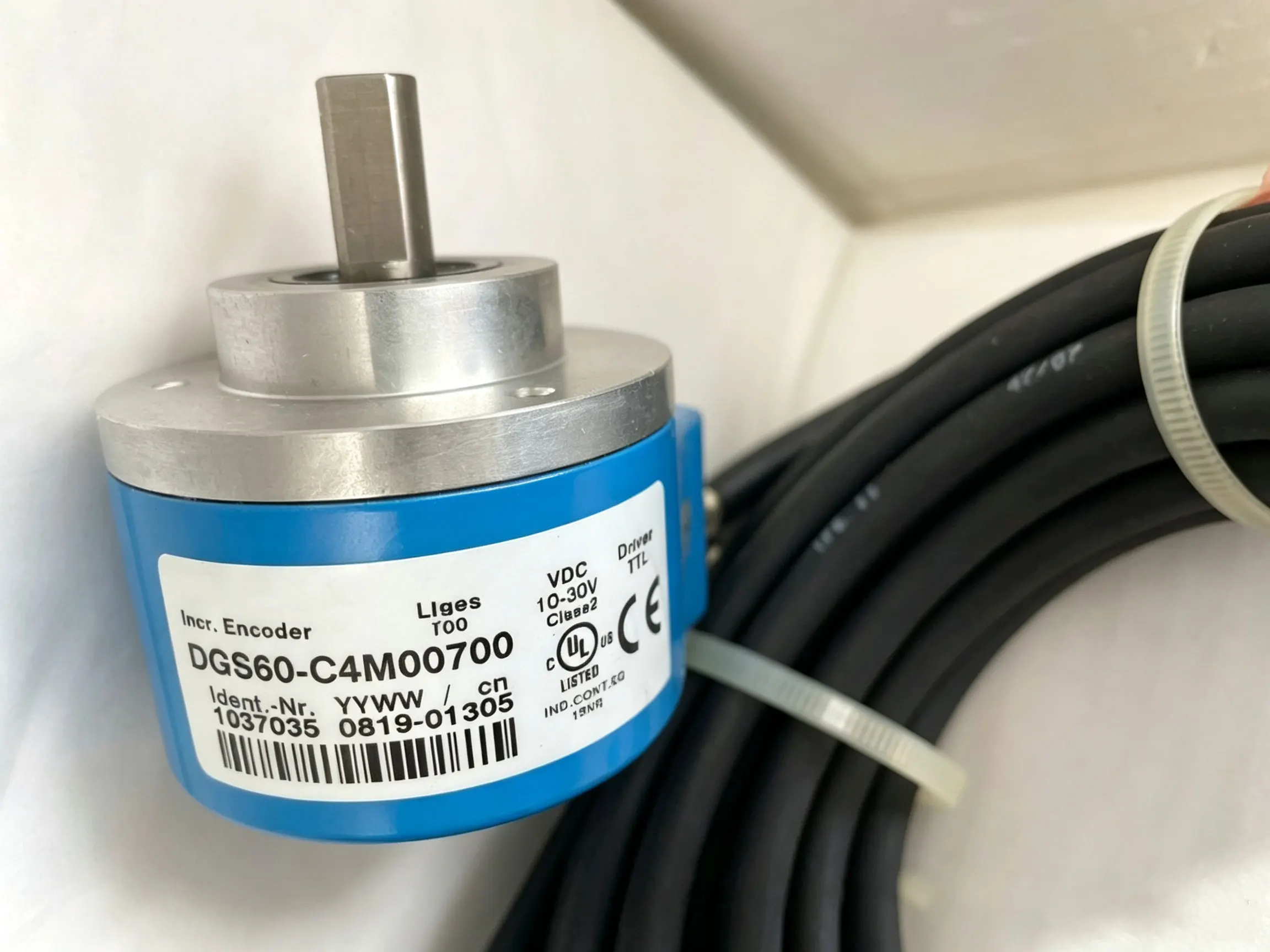 100% New and Original  DGS60-C4M00700 Encoder FedEx /UPS fast delivery Warranty One-year